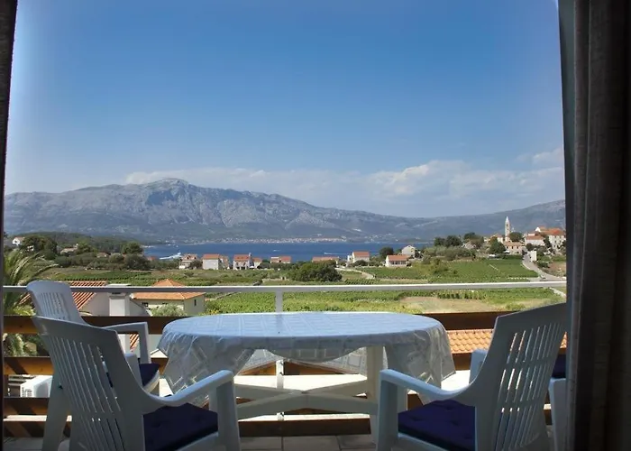 In With Sea View, Balcony, Air Conditioning, Wifi 4432-3 * Λομπάρδα